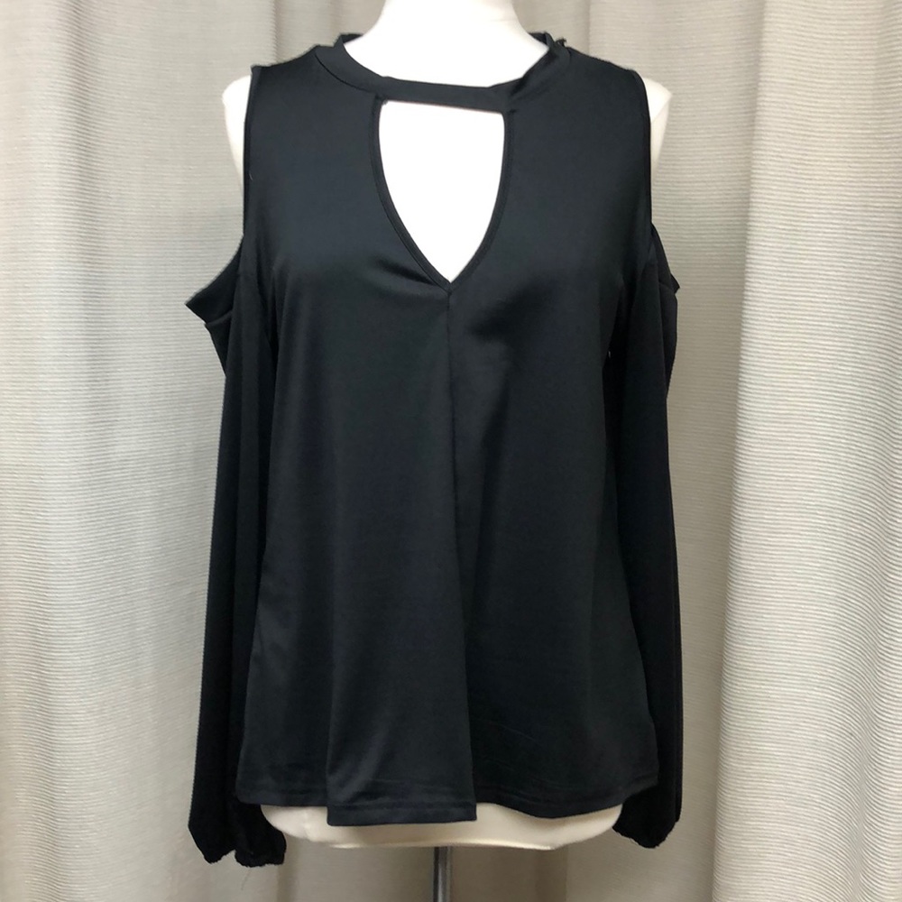Like New cold shoulder top